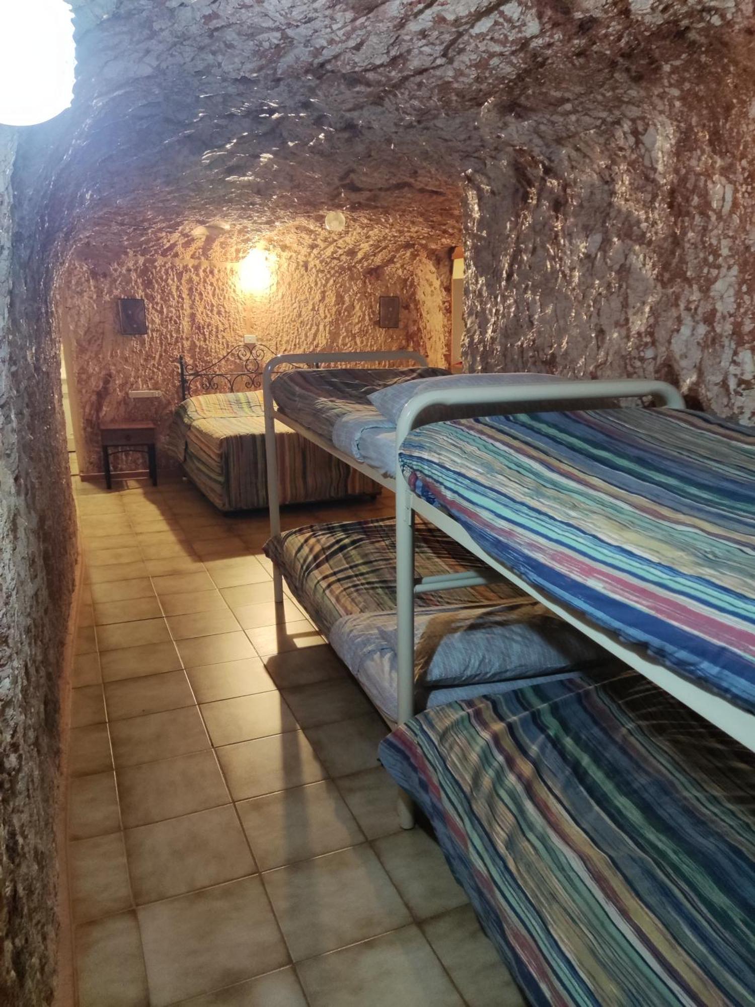Radeka Downunder Underground Motel Coober Pedy Exterior foto