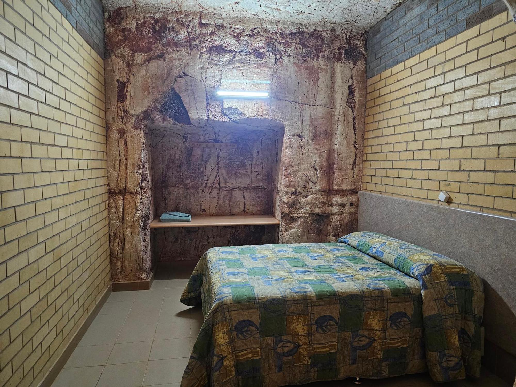 Radeka Downunder Underground Motel Coober Pedy Exterior foto