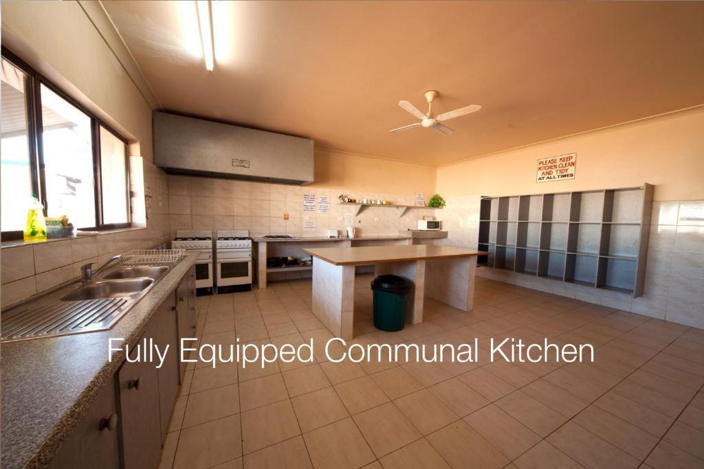 Radeka Downunder Underground Motel Coober Pedy Zimmer foto