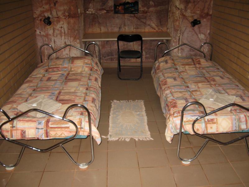 Radeka Downunder Underground Motel Coober Pedy Exterior foto